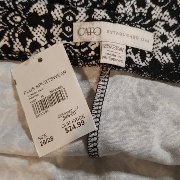 Lace Look Trumpet Skirt from CATO sz26/28 NWT - Picture 3 of 5